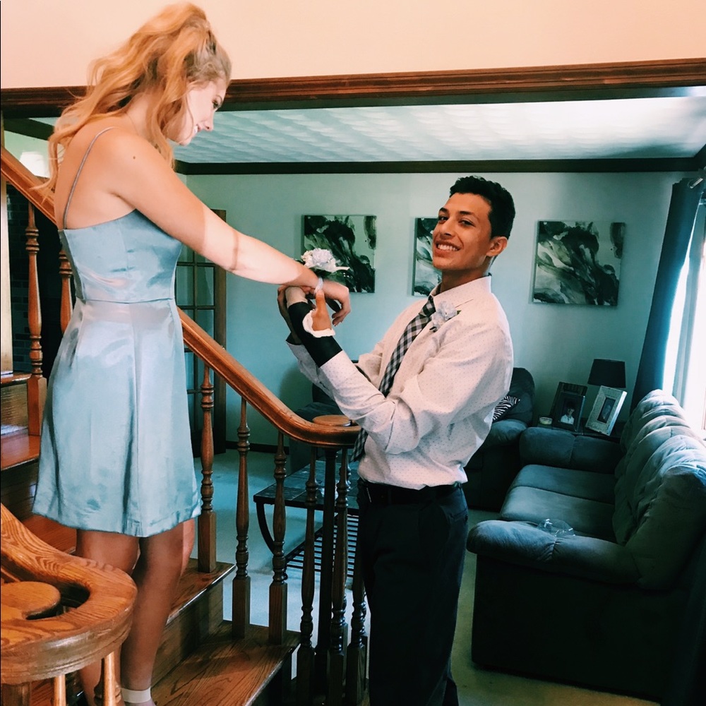 homecoming/prom/formal beautiful silky dress👗🦋💙